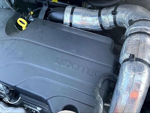 Used 2022 Buick Encore Preferred w/ Safety Package AWD/4WD image 29