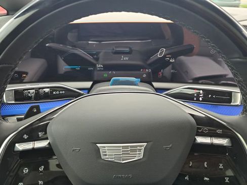 New 2026 Cadillac Optiq Luxury 1 image 24