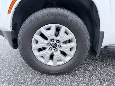 Used 2022 Nissan Frontier SV w/ Technology Package RWD image 31