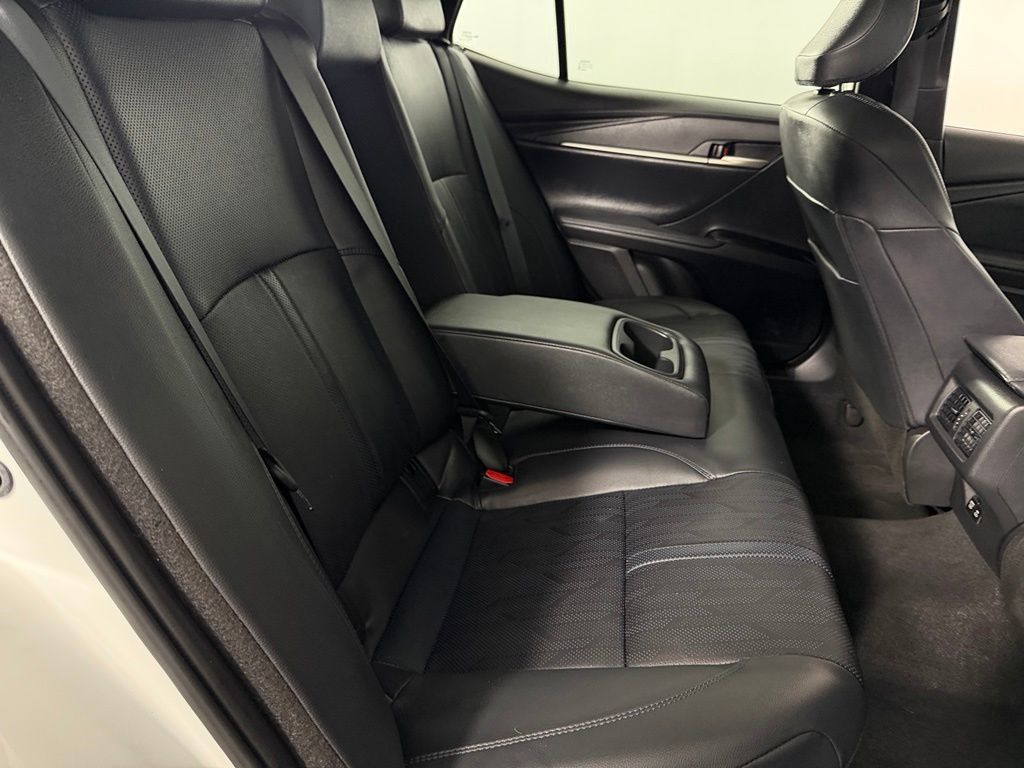 Used 2025 Toyota Camry XSE AWD/4WD image 27