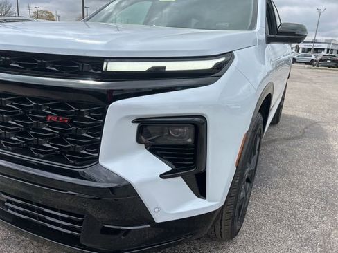 New 2026 Chevrolet Traverse RS w/ LPO, Floor Liner Package image 9