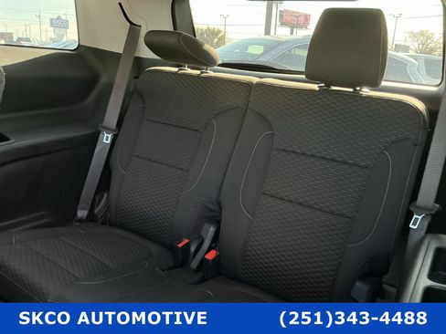 Used 2019 GMC Acadia SLE image 27