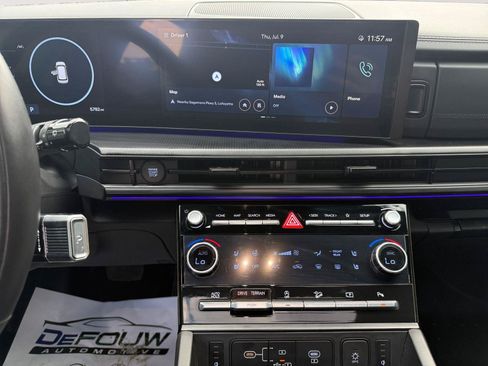 Used 2025 Hyundai Santa Fe Calligraphy AWD/4WD image 14