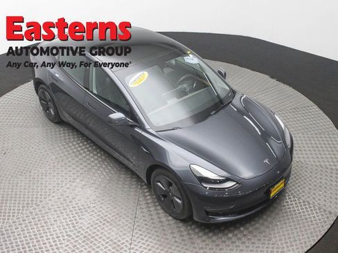 Used 2023 Tesla Model 3 Standard Range image 3