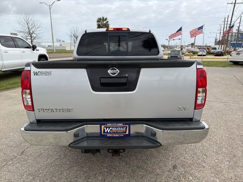 Used 2016 Nissan Frontier SV image 5