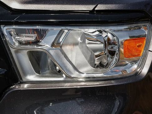 Used 2024 RAM 1500 Laramie AWD/4WD image 8