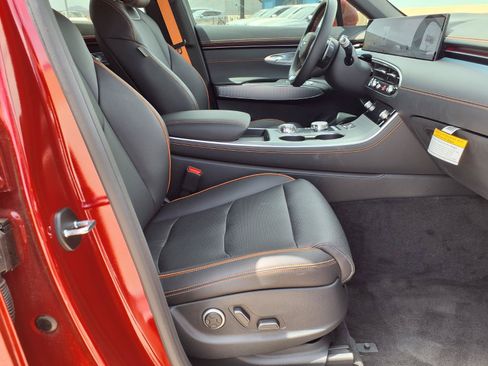 Certified 2026 Genesis GV70 2.5T Sport Prestige AWD/4WD image 11
