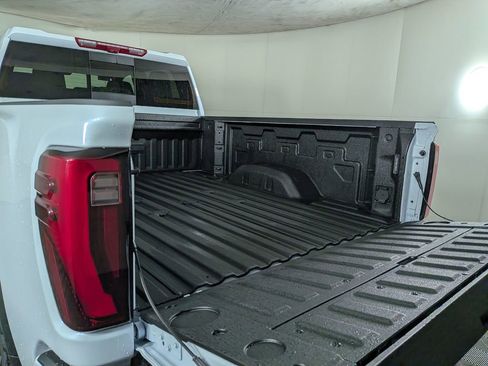 New 2026 GMC Sierra 2500 Denali w/ Denali Reserve Package AWD/4WD image 9