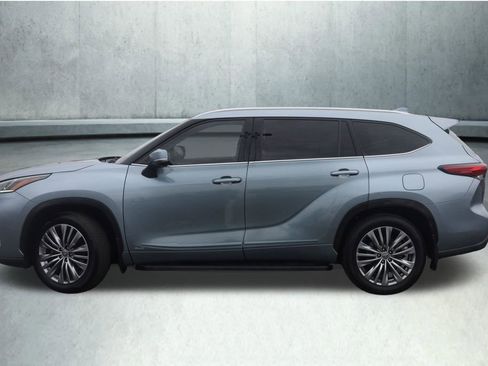 Used 2023 Toyota Highlander Platinum AWD/4WD image 22
