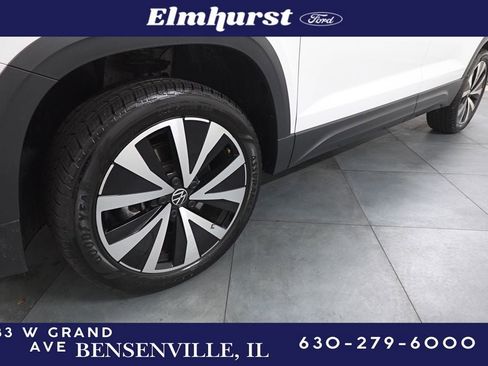 Used 2024 Volkswagen Taos SE image 29