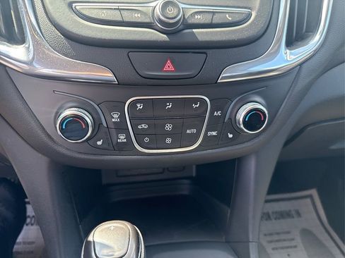 Used 2020 Chevrolet Equinox LT w/ Driver Convenience Package image 27
