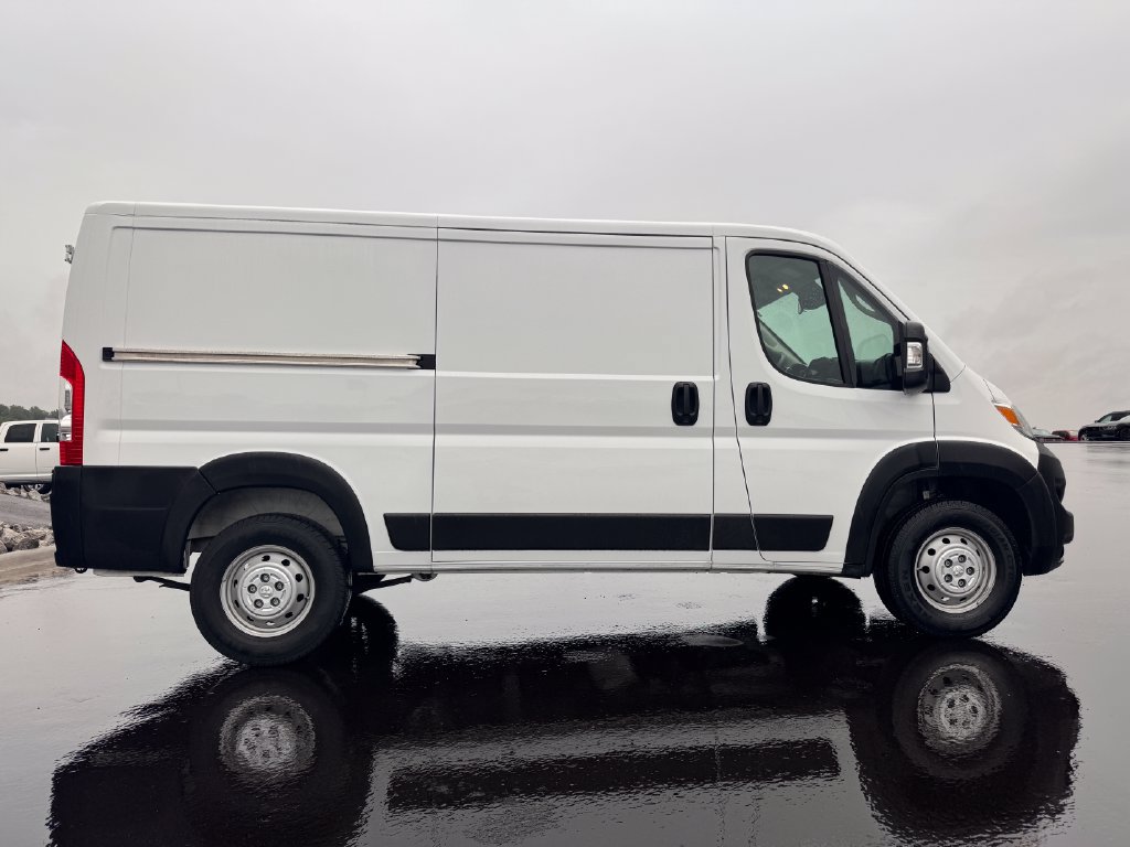 Used 2023 RAM ProMaster 2500 FWD image 4