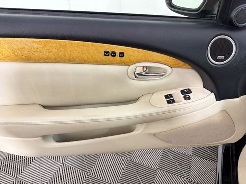 Used 2005 Lexus SC 430 Convertible RWD image 13