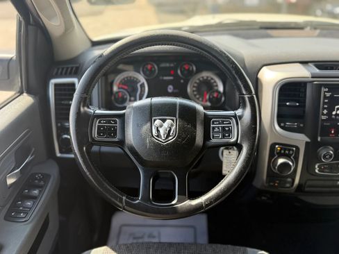 Used 2019 RAM 1500 Classic SLT w/ Luxury Group image 29