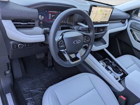 New 2026 Ford Explorer Platinum w/ LUX Leather Package AWD/4WD image 3