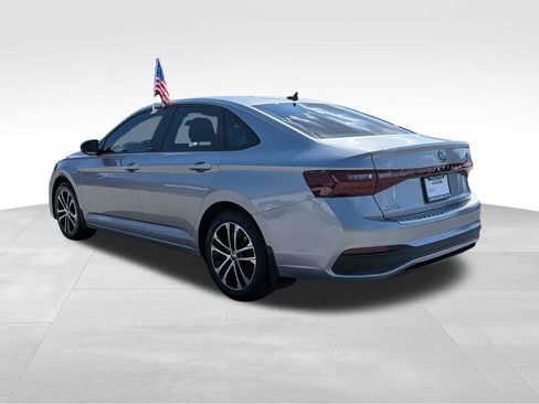 Used 2025 Volkswagen Jetta Sport FWD image 6