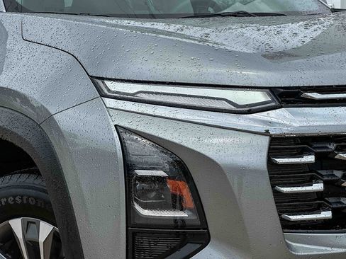 Used 2026 Chevrolet Equinox LT FWD image 10