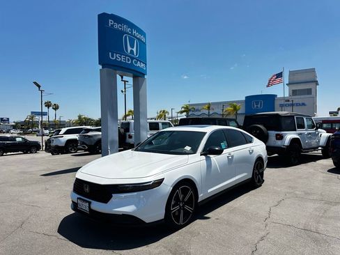 Used 2023 Honda Accord Sport image 2