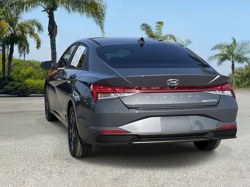 Used 2023 Hyundai Elantra Blue FWD image 4