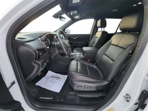 Used 2023 Chevrolet Traverse RS FWD image 45