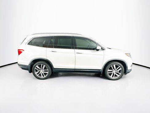 Used 2017 Honda Pilot Elite image 10