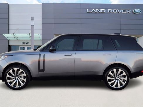 New 2025 Land Rover Range Rover Long Wheelbase SE image 3