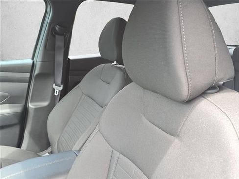 Used 2025 Hyundai Santa Cruz SE FWD image 16