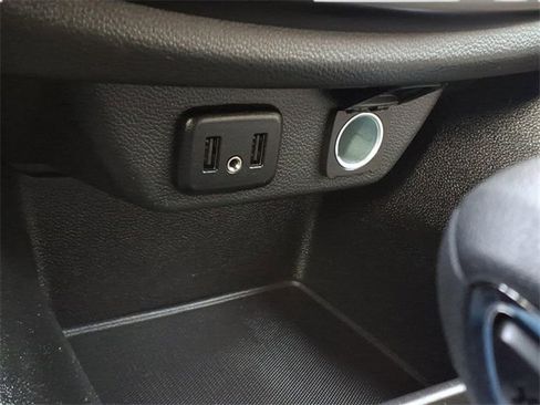 Used 2023 Chevrolet Traverse LS image 12