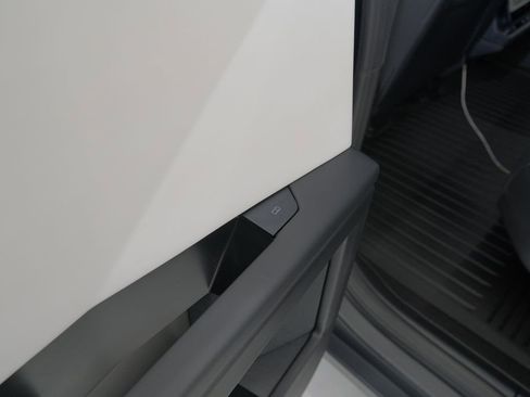 Used 2024 Tesla Cybertruck AWD Crew Cab image 62