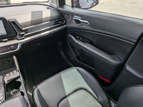 Certified 2025 Kia Sportage SX FWD image 18