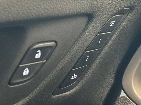 Used 2017 Buick Envision Essence FWD image 38