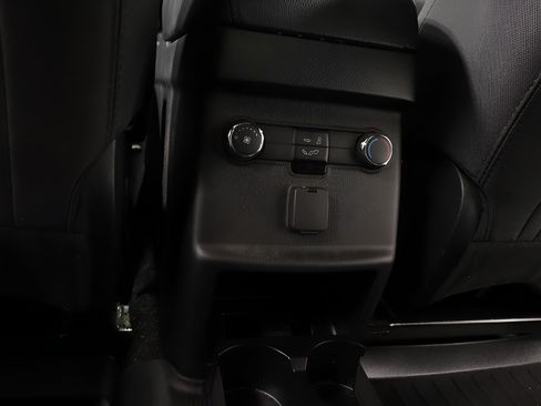 Used 2019 Ford Explorer XLT AWD/4WD image 26