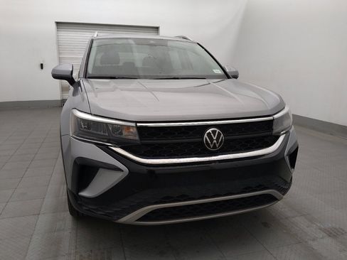 Used 2023 Volkswagen Taos SE w/ Panoramic Sunroof Package FWD image 14