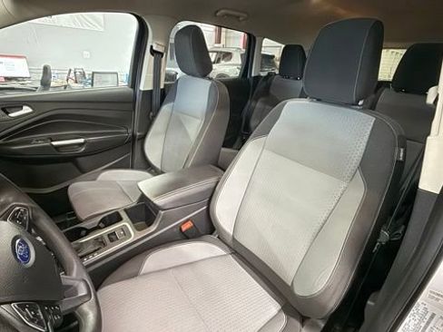 Used 2018 Ford Escape SE w/ Ford Safe & Smart Package image 17