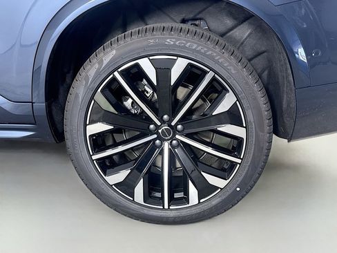 New 2026 Volvo XC90 B6 Ultra w/ Protection Package image 33