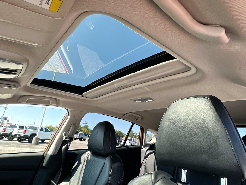 Used 2019 Subaru Crosstrek 2.0i Limited w/ Moonroof Package w/Navigation AWD/4WD image 11