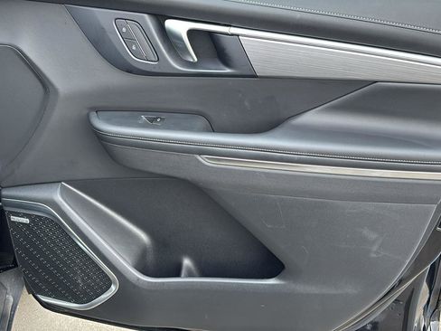 Certified 2025 Buick Enclave Preferred FWD image 23
