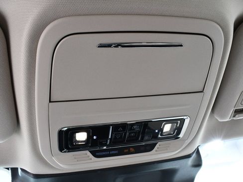 Used 2023 Lincoln Corsair AWD w/ Equipment Group 101A image 33