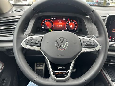 New 2026 Volkswagen Atlas Peak Edition image 7