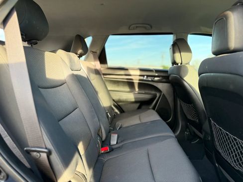 Used 2012 Kia Sorento LX w/ Convenience Pkg image 25