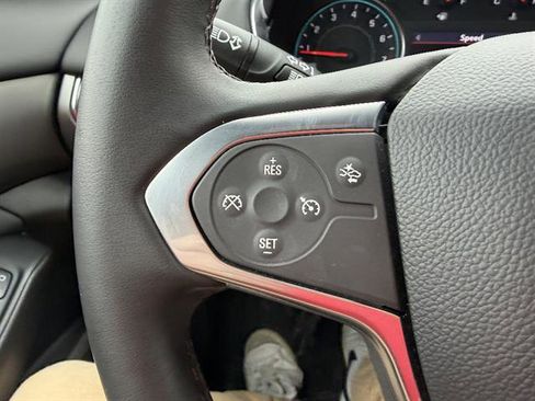 Used 2023 Chevrolet Traverse LT image 39