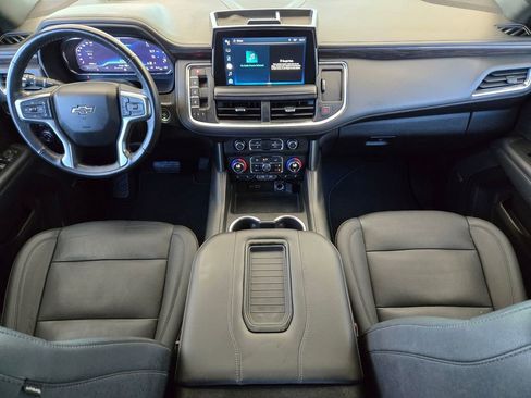 Used 2022 Chevrolet Tahoe Z71 w/ Luxury Package AWD/4WD image 17