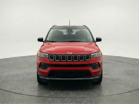 Used 2025 Jeep Compass Limited image 2