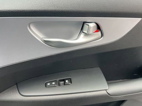 Certified 2024 Kia Forte LXS image 31