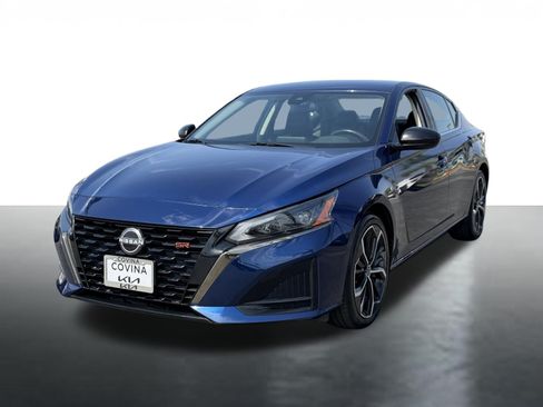 Used 2024 Nissan Altima 2.5 SR FWD image 4