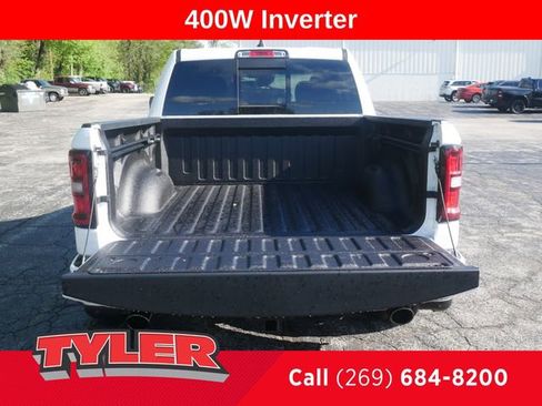 New 2026 RAM 1500 4x4 Crew Cab image 19