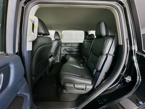 New 2026 Nissan Armada SV image 30