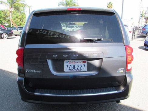 Used 2017 Dodge Grand Caravan SXT FWD image 6