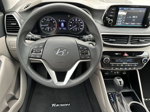 Used 2019 Hyundai Tucson Sport FWD image 15