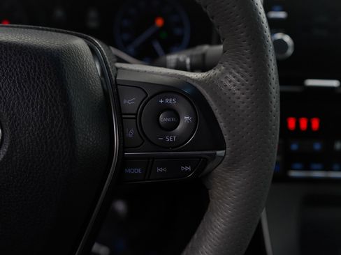 Used 2019 Toyota Avalon Limited image 17